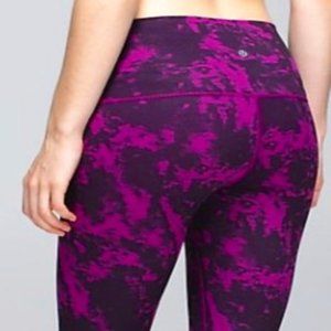 LULULEMON Wunder Under crop legging in purple tie die size 8